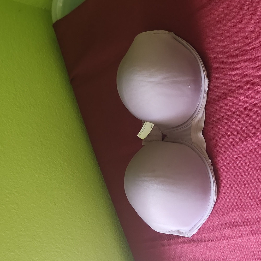 38DD Maidenform bra